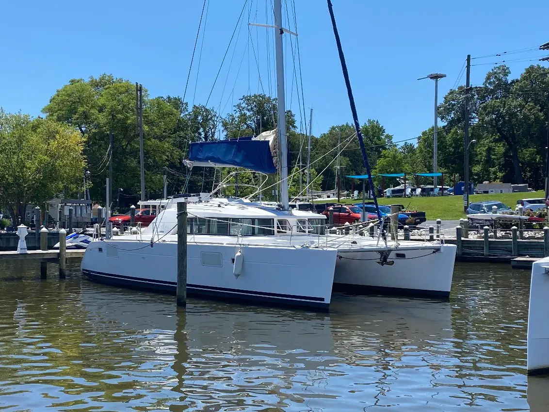 SMITTEN KITTEN Sail Lagoon 440