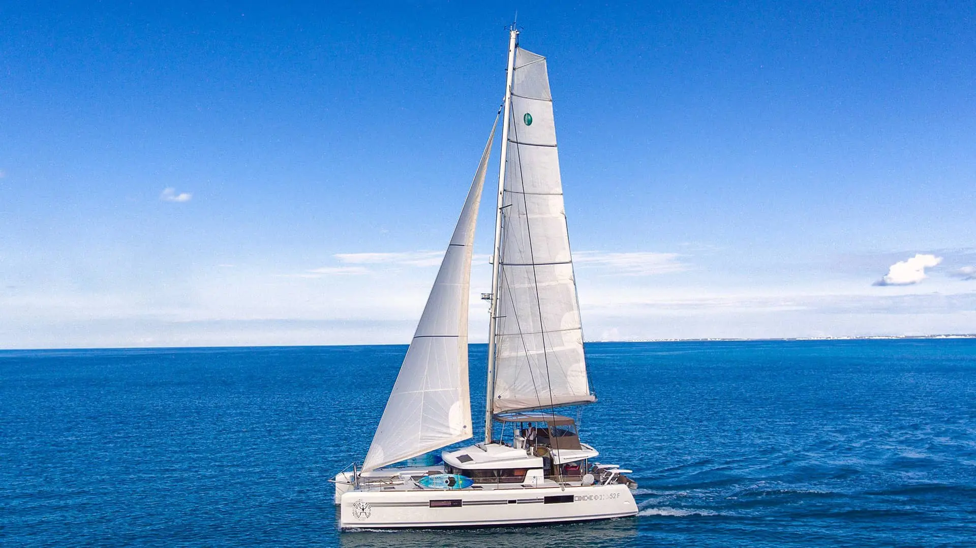 JOY Sail Lagoon 52 F