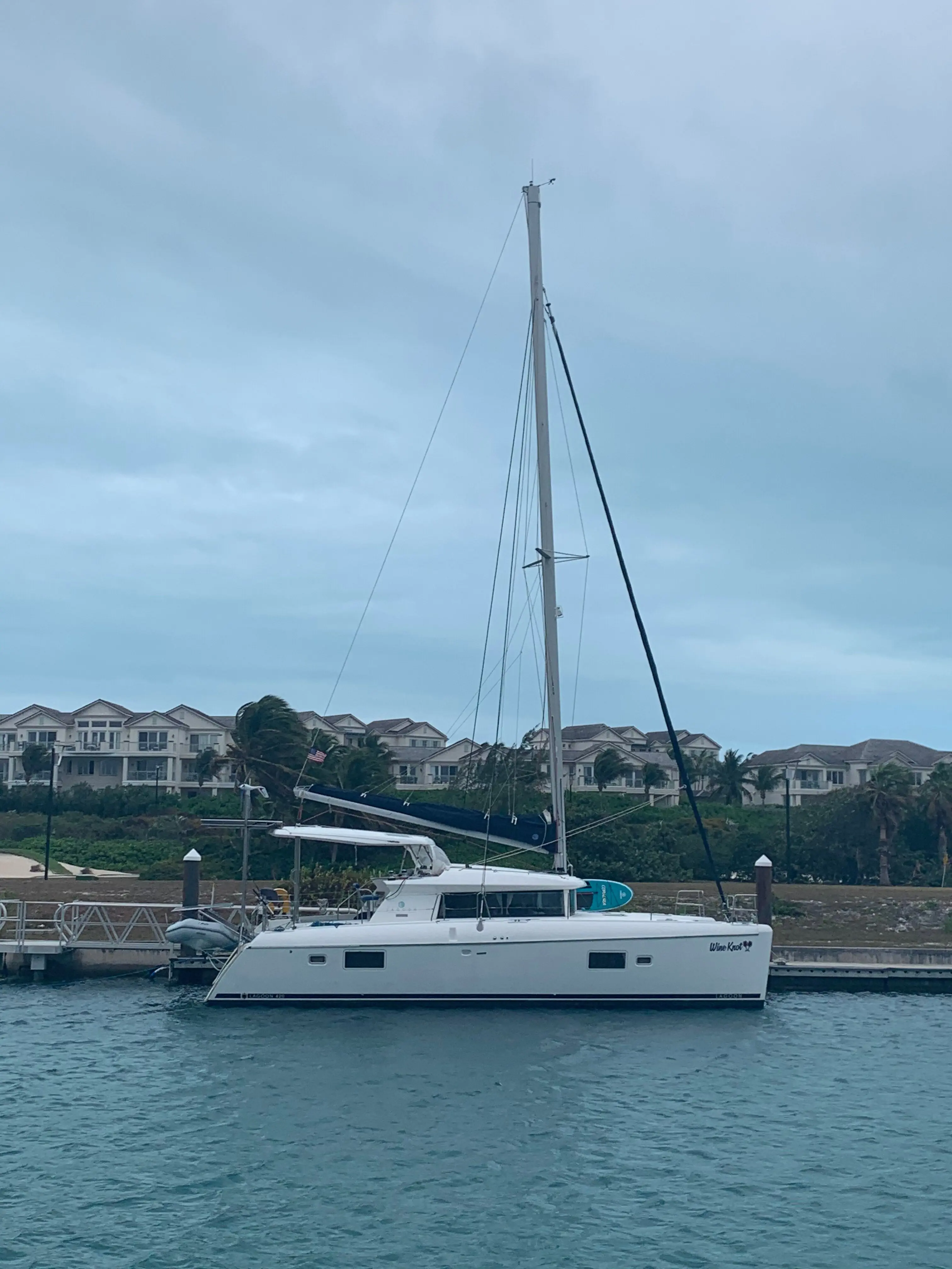 WINE KNOT Sail Lagoon 420