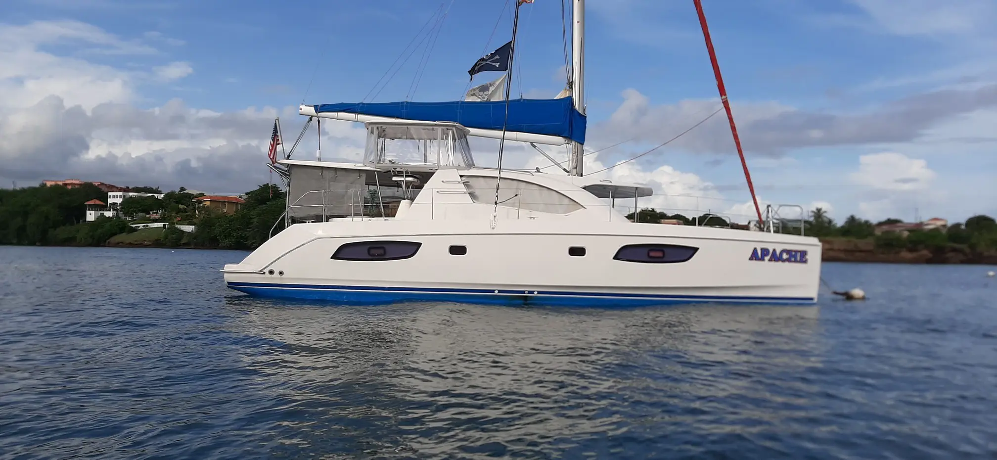 APACHE Sail Leopard 44