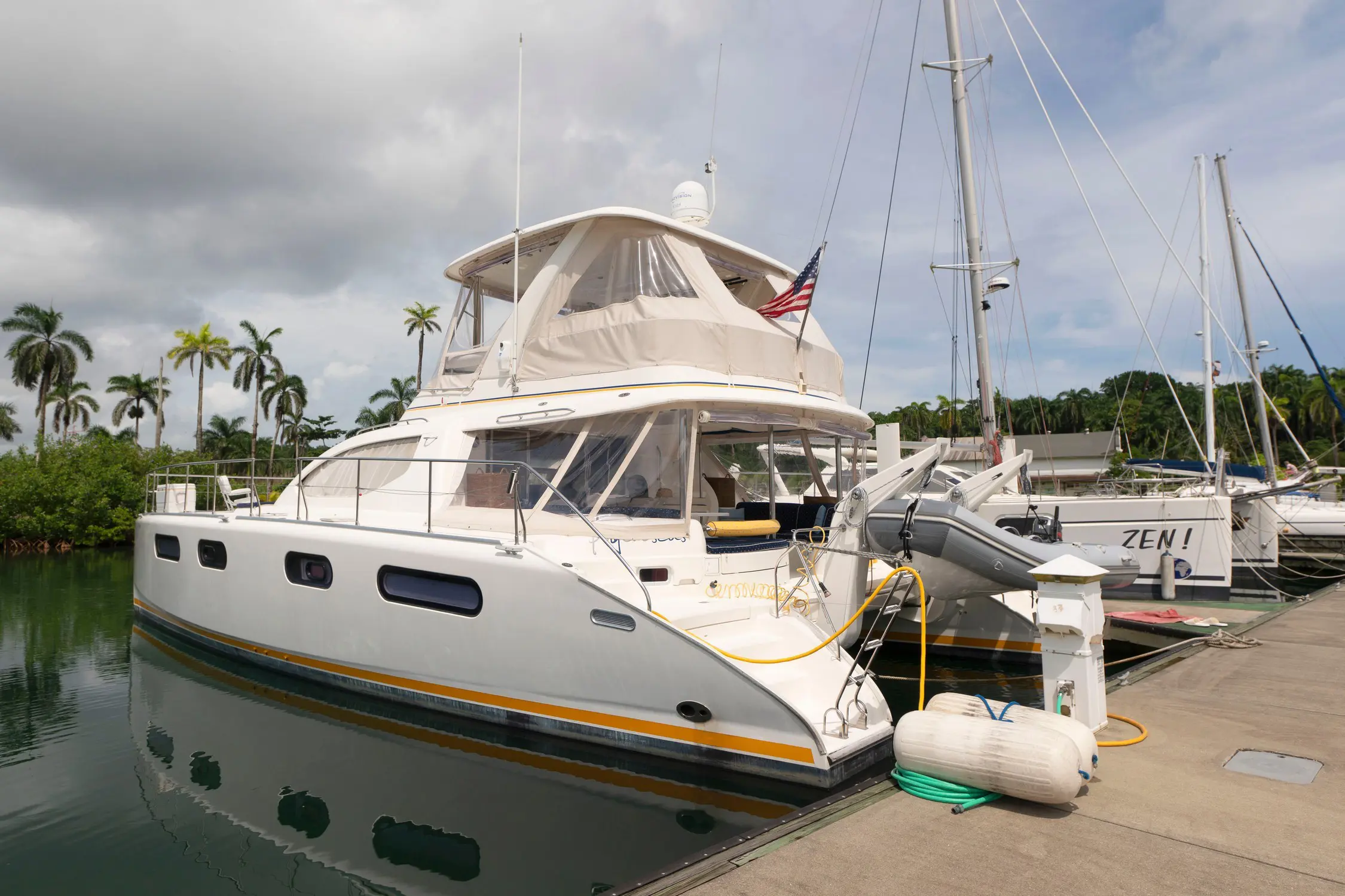 Used Power Catamaran for Sale 2007 Leopard 47 PC  Boat Highlights