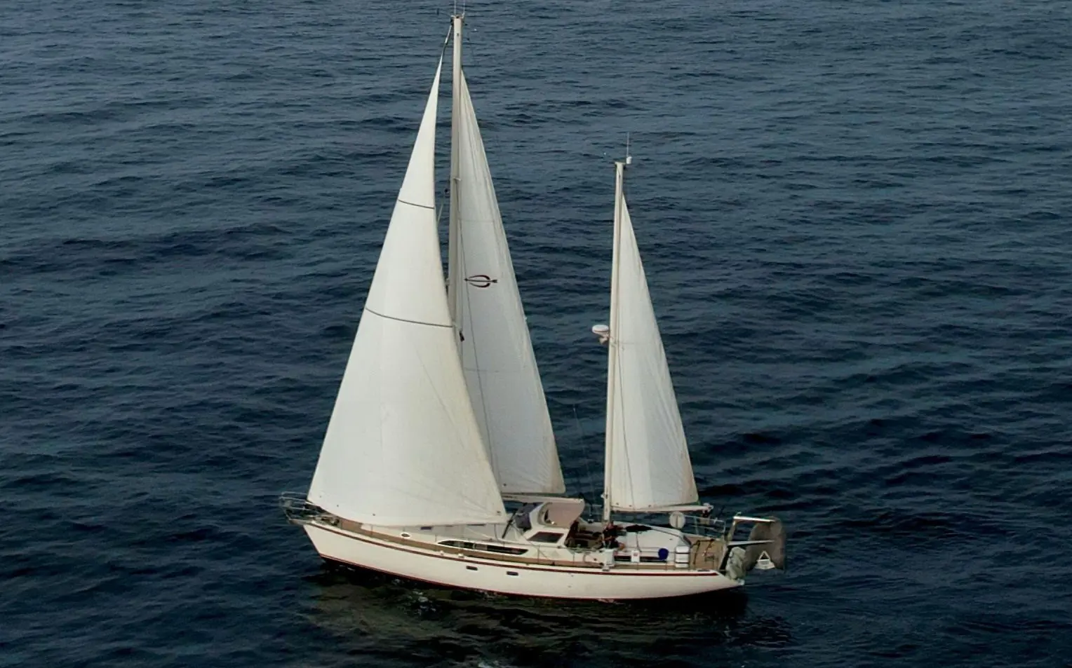 AVENTURA Sail Amel 54