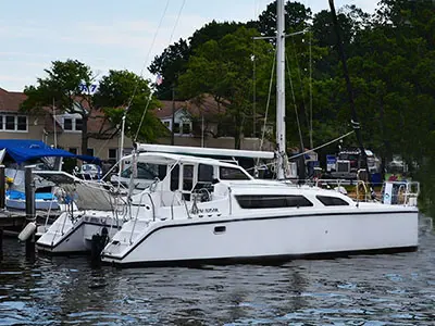 2010 PERFORMANCE CRUISING Gemini 105Mc