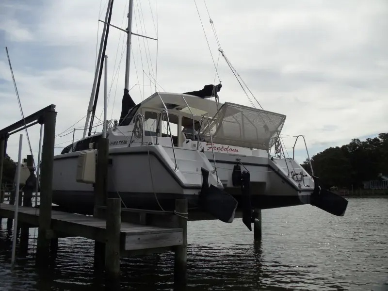 Used Sail Catamaran for Sale 2004 Gemini 105Mc Boat Highlights