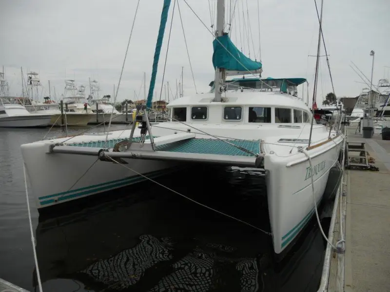 Used Sail Catamaran for Sale 2000 Lagoon 380 Boat Highlights