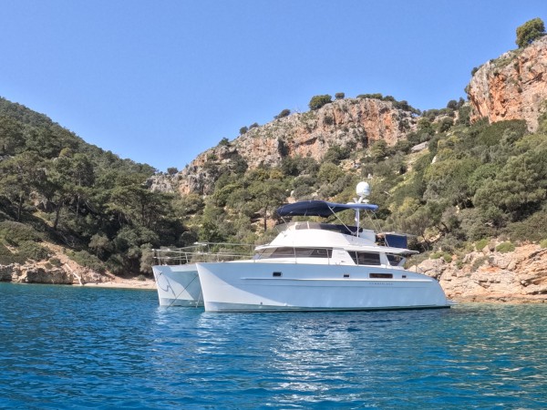 Used Power Catamaran for Sale 2010 FP Cumberland 46 