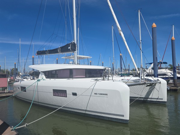 Lagoon 42 Used Sail