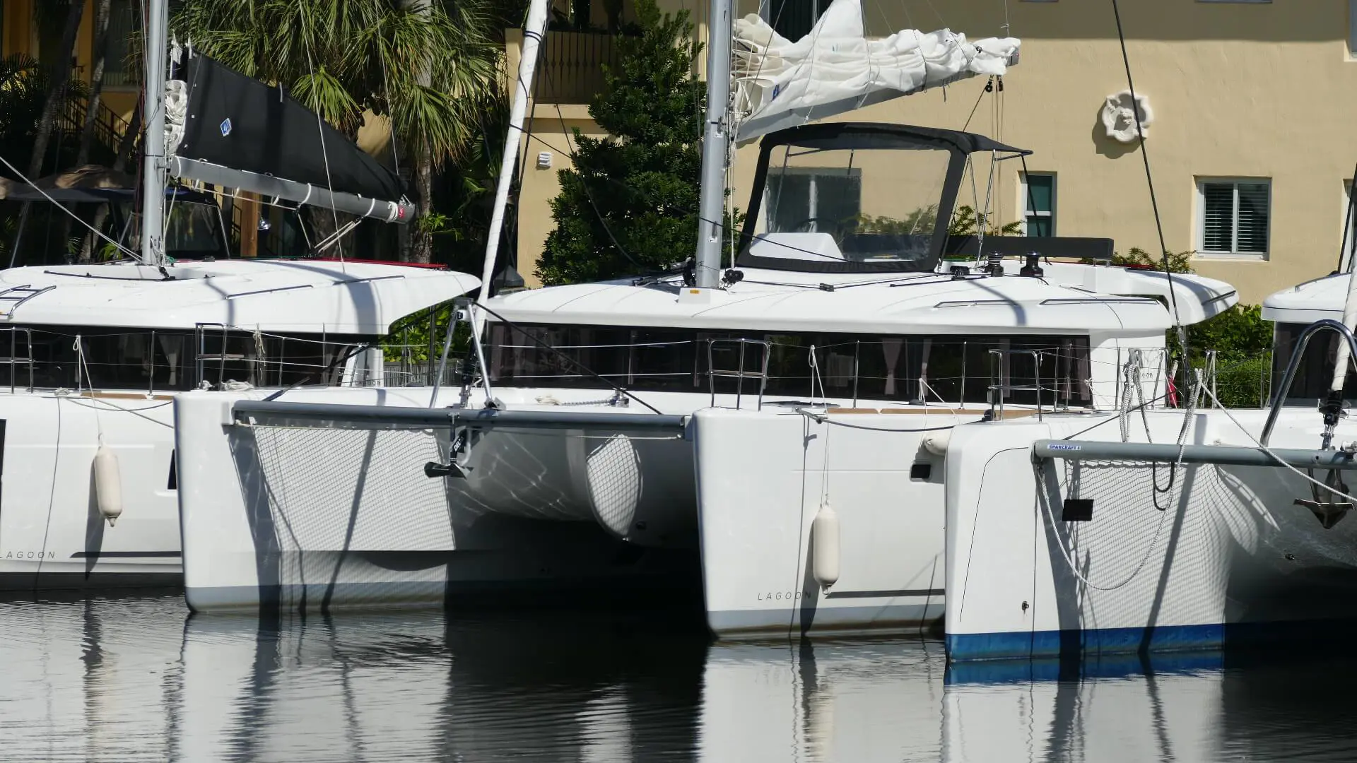 HULL 736 Sail Lagoon 450 F