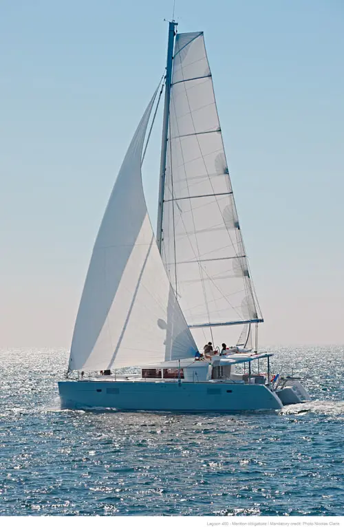 LIFEAHOLIC Sail Lagoon 440