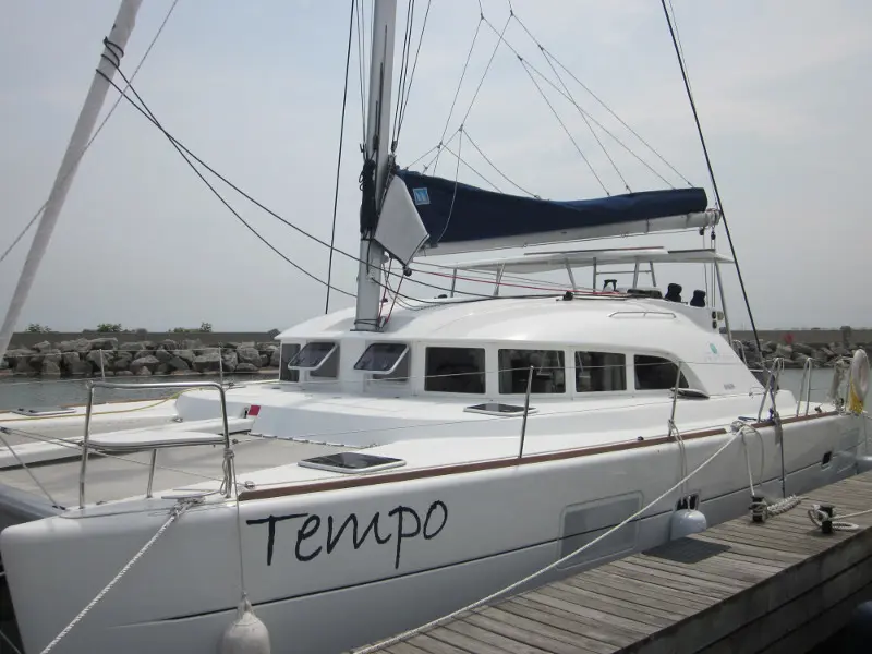 TEMPO Sail Lagoon 380 S2