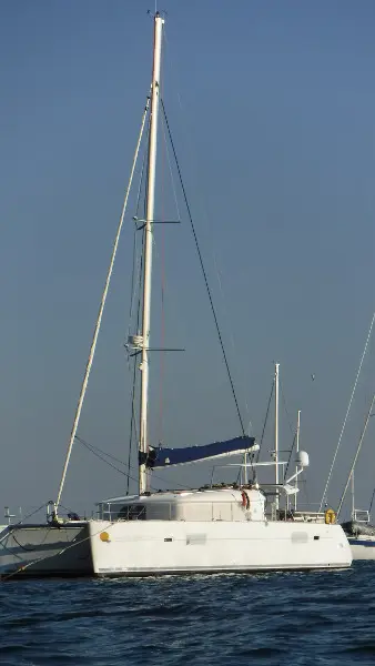 Used Sail Catamaran for Sale 2010 Lagoon 400 Boat Highlights