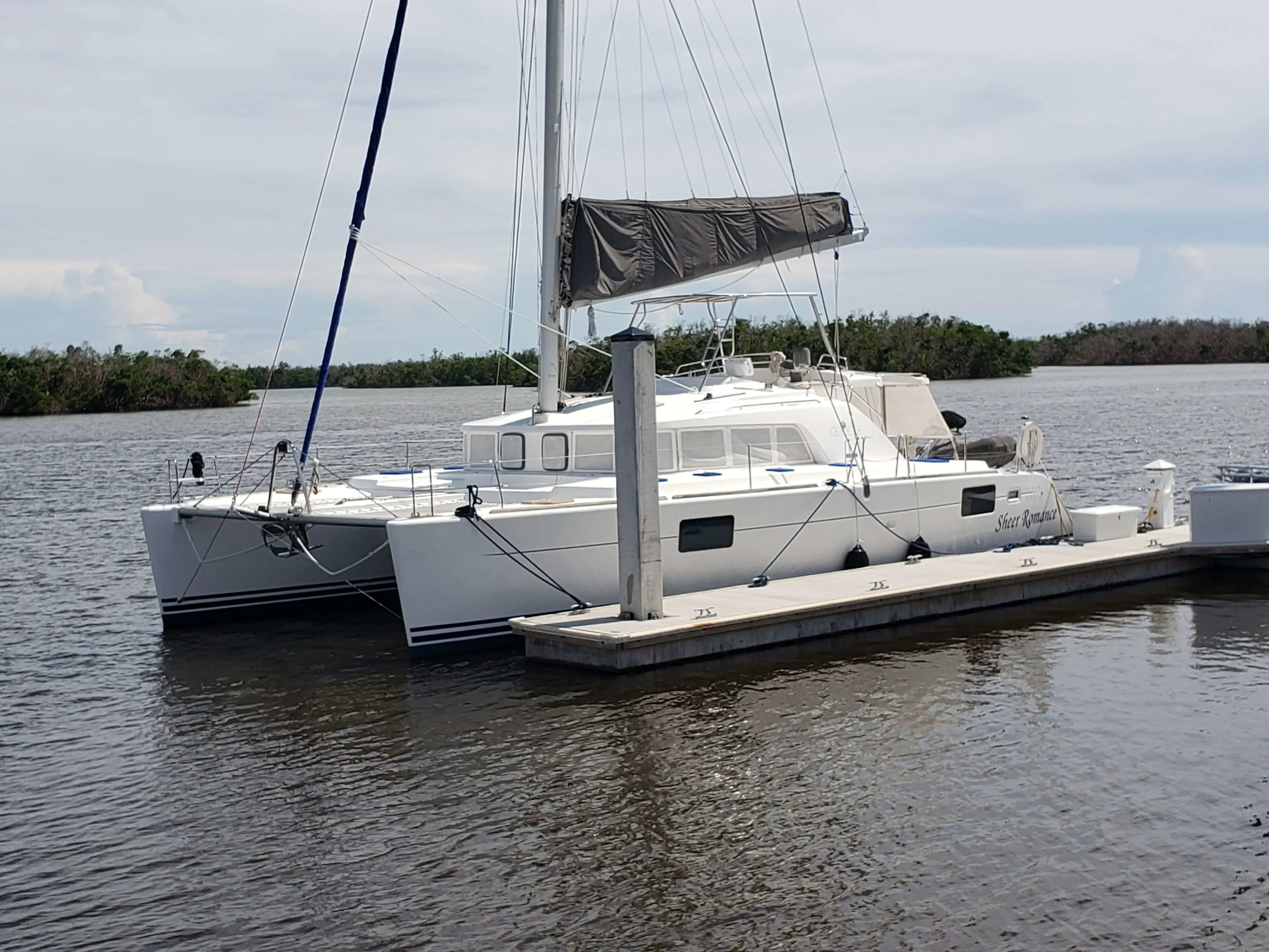 SHEER ROMANCE Sail Lagoon 440