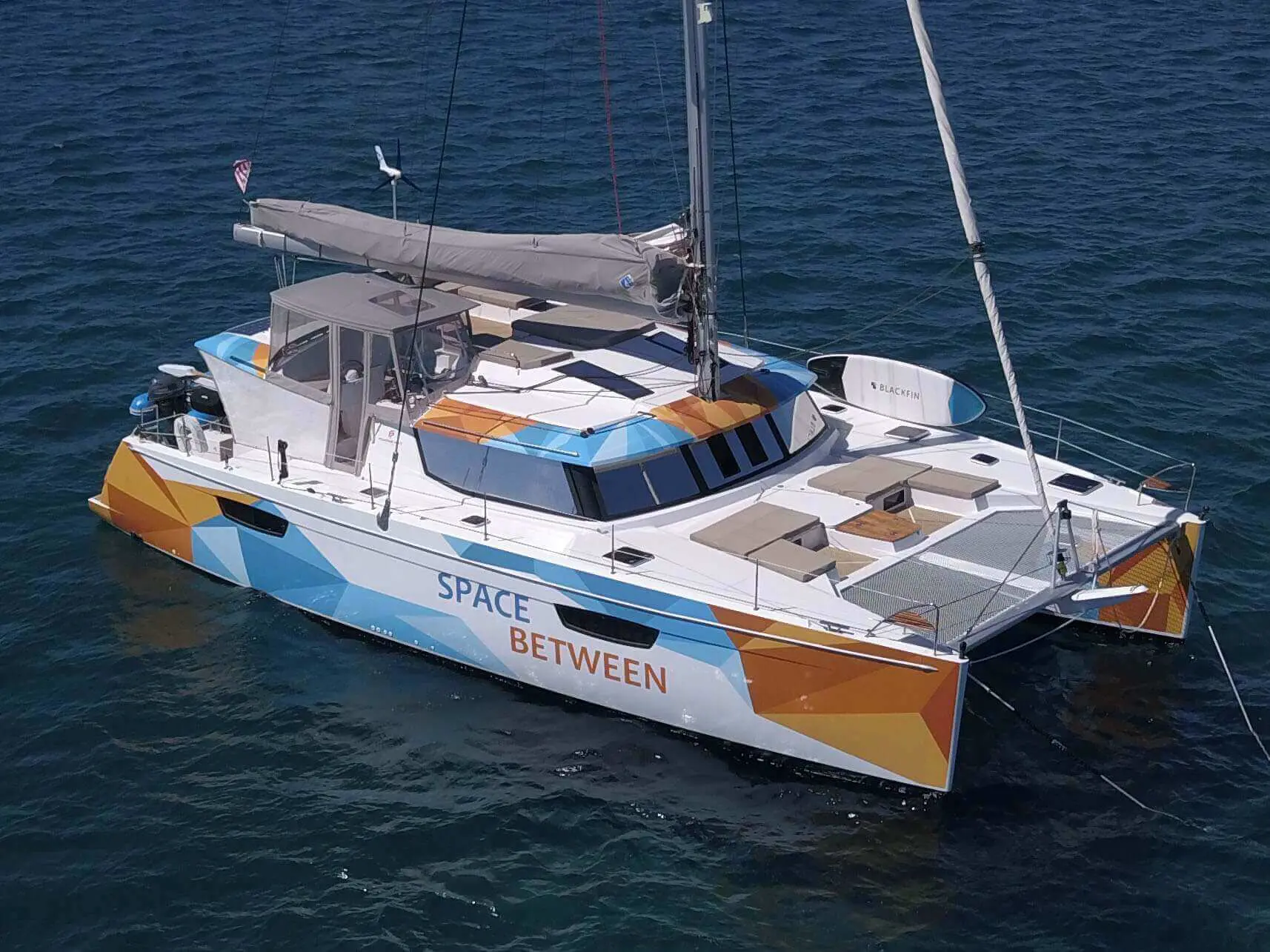 SPACE BETWEEN Sail FP Saba 50